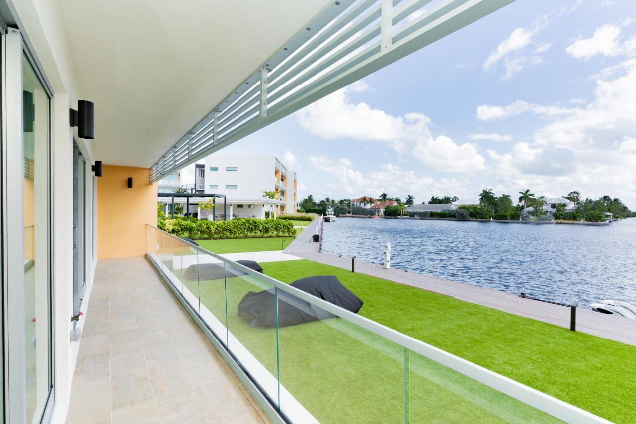 One Canal Point Джордж Таун Екстериор снимка